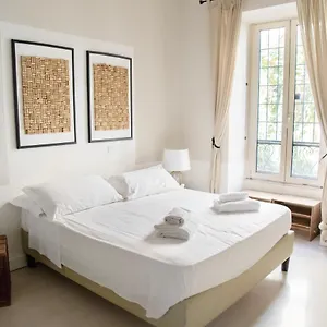 Magenta Luxury Fienaroli 3 Roma
